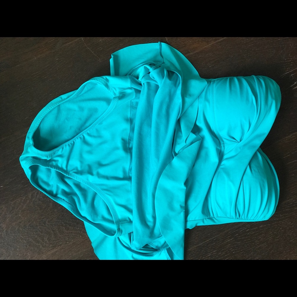Bathing suit - Picture 3 of 4